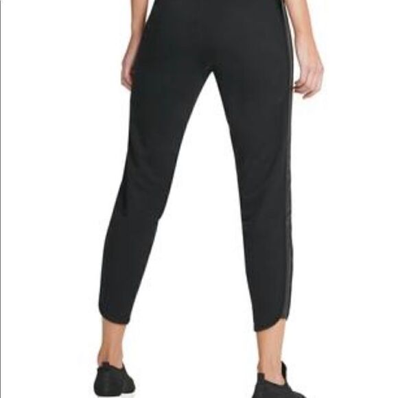 DKNY Relaxed-Leg Fleece Joggers Black NWT - Picture 3 of 3